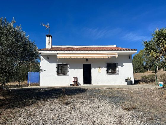 Foto 2 de Chalet en venta en Almogía de 2 habitaciones con jardín y calefacción