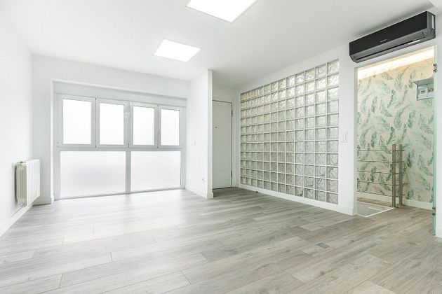 Foto 2 de Dúplex en venta en plaza Platón de 2 habitaciones con aire acondicionado y calefacción