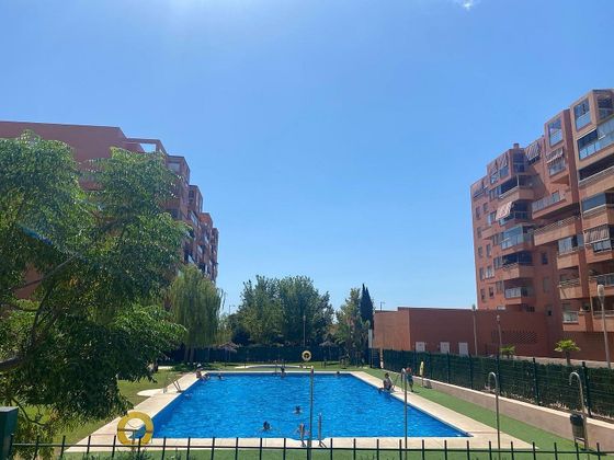 Foto 2 de Piso en venta en El Cónsul - Ciudad Universitaria de 1 habitación con terraza y piscina