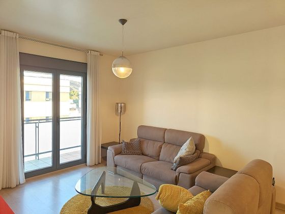 Foto 2 de Piso en venta en Bola de Oro - Serrallo de 3 habitaciones con terraza y piscina