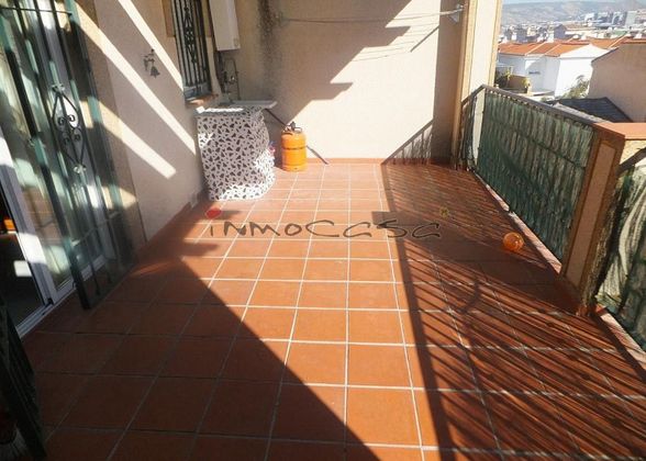 Foto 1 de Ático en alquiler en San Antón de 2 habitaciones con terraza y muebles