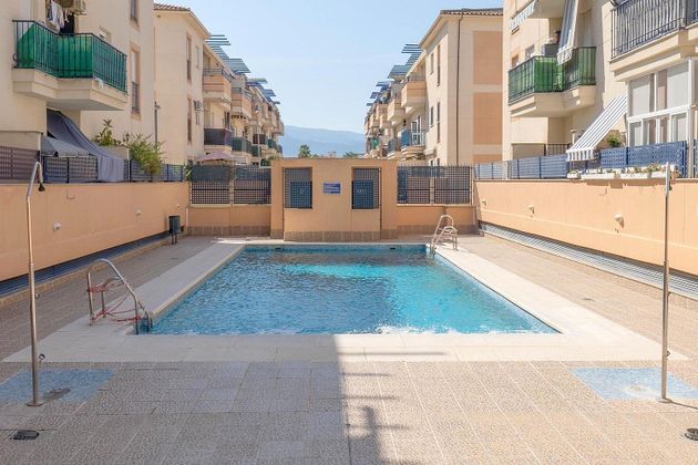 Foto 1 de Àtic en lloguer a calle Francisco de Orellana de 2 habitacions amb terrassa i piscina