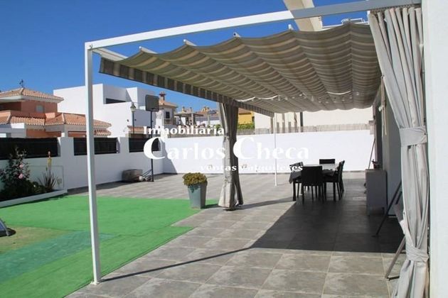 Foto 2 de Xalet en venda a Viña Málaga de 4 habitacions amb terrassa i piscina