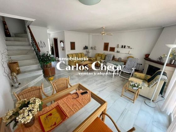 Foto 1 de Xalet en venda a Urbanización Santa Rosa de 3 habitacions amb terrassa i aire acondicionat