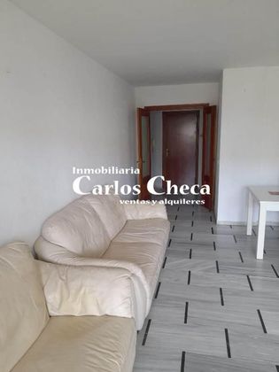 Foto 2 de Piso en venta en Zona Hispanidad-Vivar Téllez de 3 habitaciones con terraza y ascensor