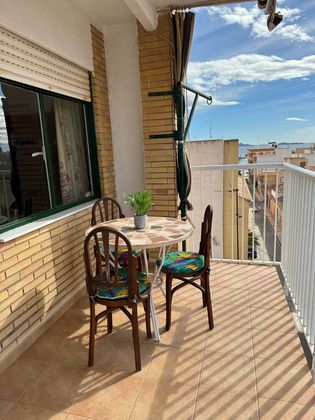 Foto 2 de Pis en venda a calle Del Duque de 3 habitacions amb balcó