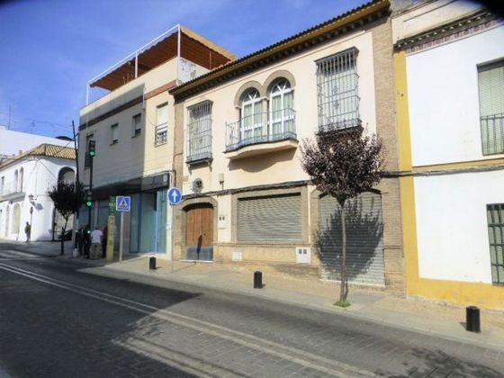 Foto 1 de Edifici en venda a avenida De Febrero de 376 m²