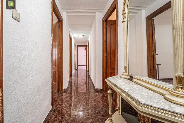 Foto 2 de Ático en venta en Camino de Ronda - Rosaleda de 3 habitaciones con terraza y ascensor