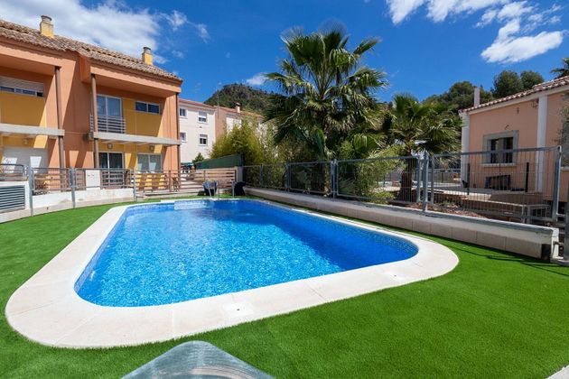 Foto 1 de Casa adossada en venda a Olocau de 3 habitacions amb terrassa i piscina