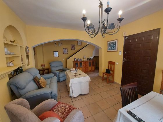 Foto 1 de Casa adossada en venda a Casco Antiguo de 3 habitacions amb terrassa i balcó