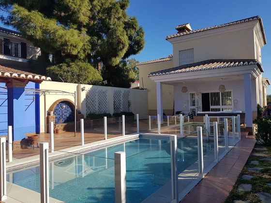 Foto 2 de Xalet en venda a El Cónsul - Ciudad Universitaria de 3 habitacions amb terrassa i piscina