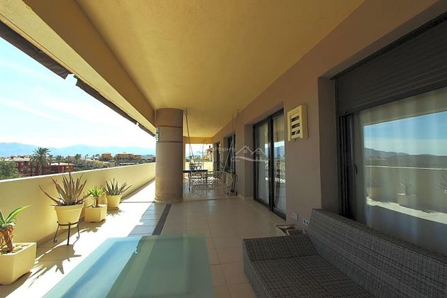 Foto 2 de Piso en venta en Urb. Golf Valle Este de 4 habitaciones con terraza y piscina