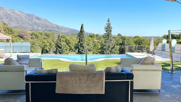 Foto 2 de Xalet en venda a urbanización Nva Andalucia Aloha de 6 habitacions amb terrassa i piscina