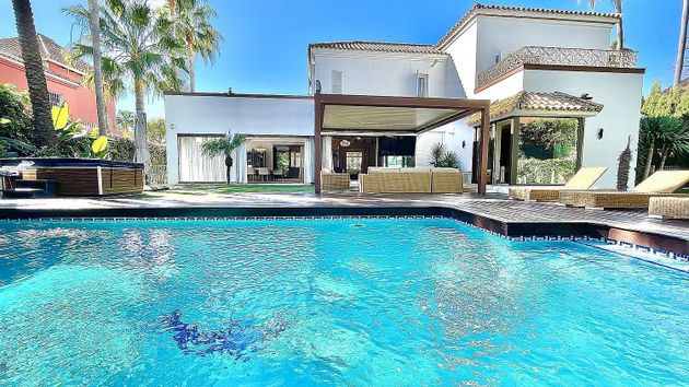 Foto 1 de Xalet en venda a Puerto Banús de 4 habitacions amb terrassa i piscina