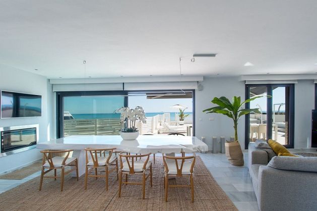 Foto 1 de Chalet en venta en Playa del Esparto-Veneziola de 4 habitaciones con terraza y piscina