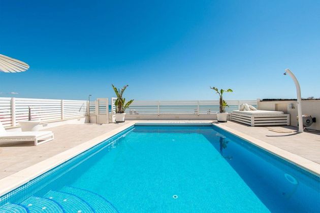 Foto 2 de Chalet en venta en Playa del Esparto-Veneziola de 4 habitaciones con terraza y piscina
