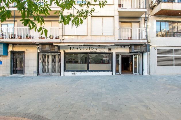 Foto 1 de Local en venda a calle De Ramón y Cajal amb terrassa i aire acondicionat