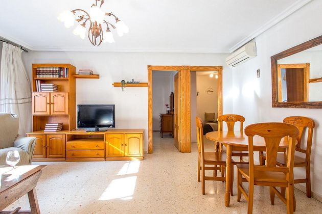 Foto 2 de Piso en venta en El Infante de 3 habitaciones con garaje y aire acondicionado