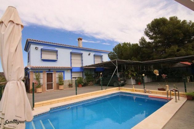 Foto 1 de Casa rural en venda a Coín de 4 habitacions amb terrassa i piscina