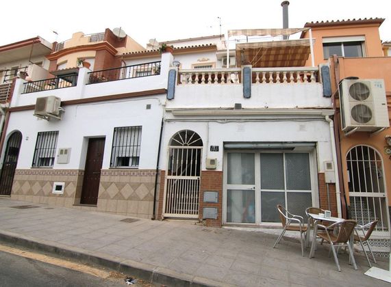 Foto 2 de Casa en venda a Polígonos - Recinto Ferial Cortijo de Torres de 5 habitacions amb terrassa i garatge