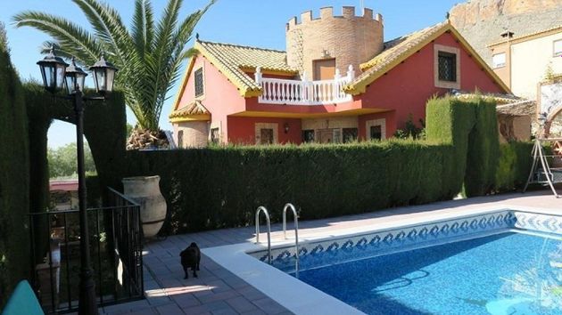 Foto 1 de Chalet en venta en Albolote de 5 habitaciones con terraza y piscina