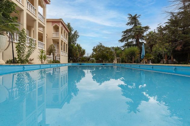 Foto 2 de Xalet en venda a Alhendín de 5 habitacions amb terrassa i piscina