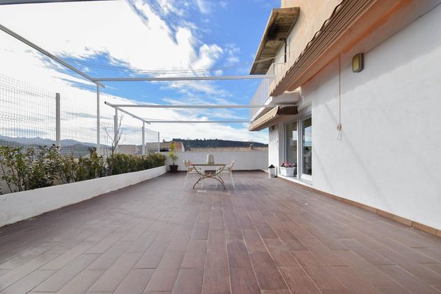Foto 2 de Xalet en venda a Cenes de la Vega de 3 habitacions amb terrassa i piscina