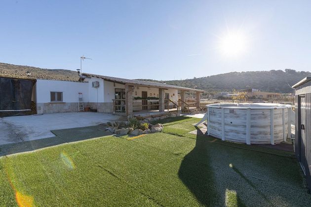 Foto 1 de Casa rural en venda a Iznalloz de 2 habitacions amb piscina i jardí