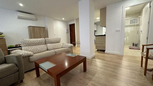 Foto 2 de Alquiler de piso en Alameda de 2 habitaciones con terraza y muebles