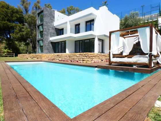 Foto 2 de Casa en venta en El Faro de Calaburra - Chaparral de 4 habitaciones con terraza y piscina