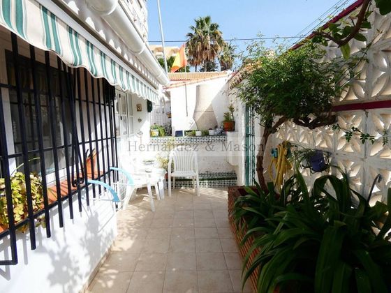 Foto 2 de Venta de casa en Benalmádena pueblo de 3 habitaciones con jardín y aire acondicionado