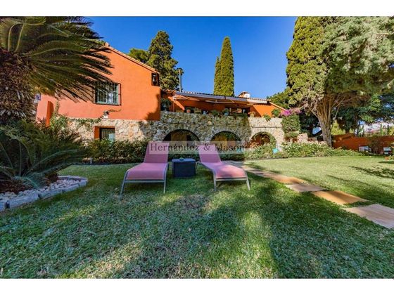 Foto 2 de Casa en venda a El Pinar - Palacio de Congresos de 6 habitacions amb terrassa i piscina