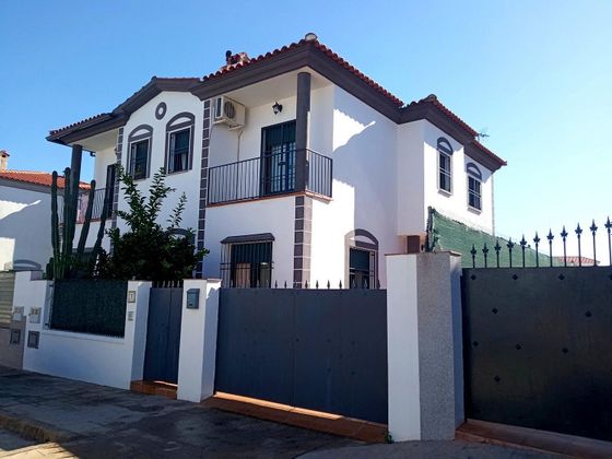 Foto 2 de Casa en venda a Real de la Jara (El) de 4 habitacions amb terrassa i piscina