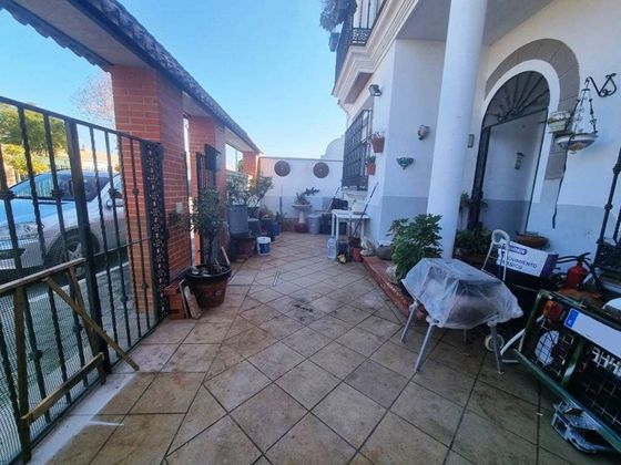 Foto 2 de Xalet en venda a Bollullos de la Mitación de 5 habitacions amb terrassa i aire acondicionat