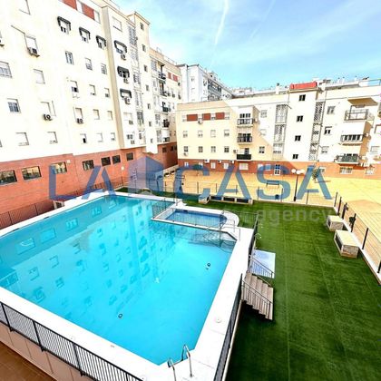 Foto 1 de Piso en venta en avenida De Emilio Lemos de 3 habitaciones con piscina y garaje