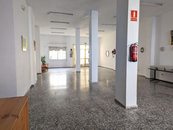 Foto 2 de Alquiler de local en Sanlúcar la Mayor de 150 m²