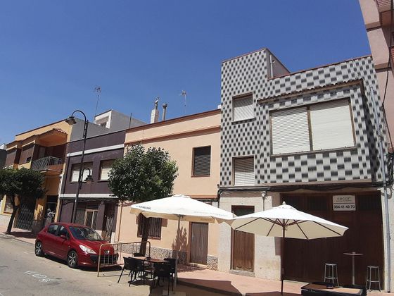 Foto 1 de Casa en venda a calle Héroes de Marruecos de 3 habitacions amb terrassa i garatge