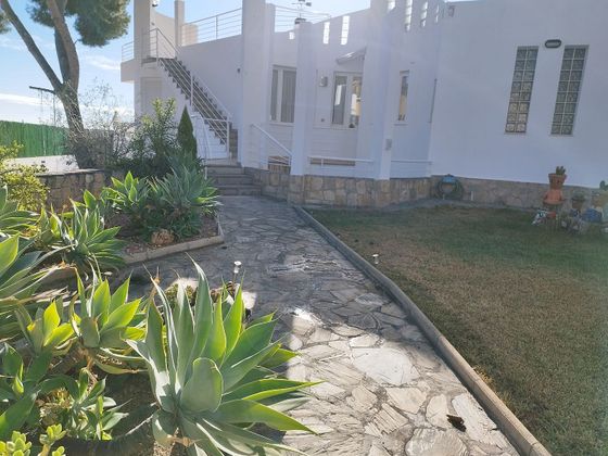 Foto 2 de Venta de chalet en Montornés - Las Palmas - El Refugio de 4 habitaciones con terraza y jardín