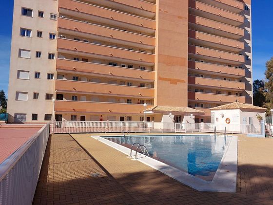 Foto 1 de Piso en venta en calle Río Bidasoa de 3 habitaciones con terraza y piscina