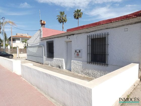 Foto 1 de Casa adossada en venda a Zarandona de 4 habitacions amb garatge i jardí
