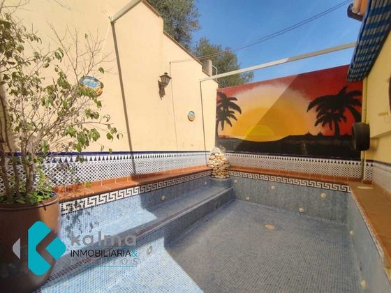 Foto 1 de Casa en venda a calle De Los Almendrales de 4 habitacions amb terrassa i piscina