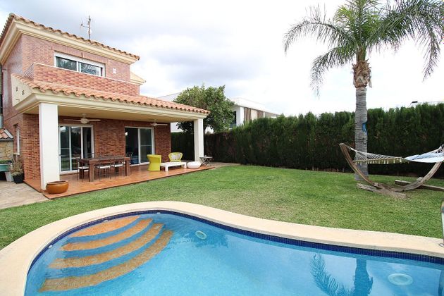 Foto 2 de Casa en venda a Els Terrers de 4 habitacions amb terrassa i piscina