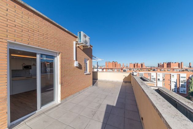 Foto 1 de Ático en venta en calle Riobamba de 3 habitaciones con terraza y garaje