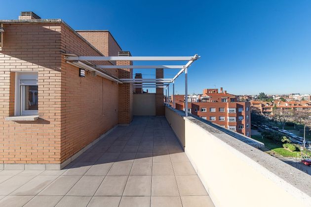 Foto 2 de Ático en venta en calle Riobamba de 3 habitaciones con terraza y garaje