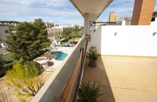 Foto 2 de Àtic en venda a Zona Avenida Alta - Auditorio de 3 habitacions amb terrassa i piscina