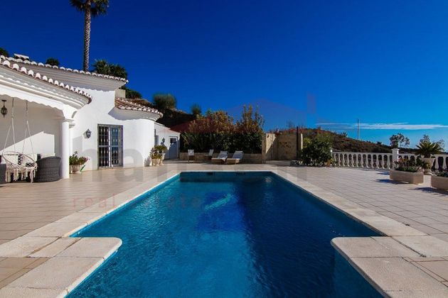 Foto 1 de Casa en venda a Camino Algarrobo - Las Arenas de 4 habitacions amb terrassa i piscina
