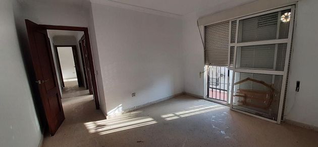 Foto 1 de Venta de piso en Palacios y Villafranca (Los) de 3 habitaciones con balcón