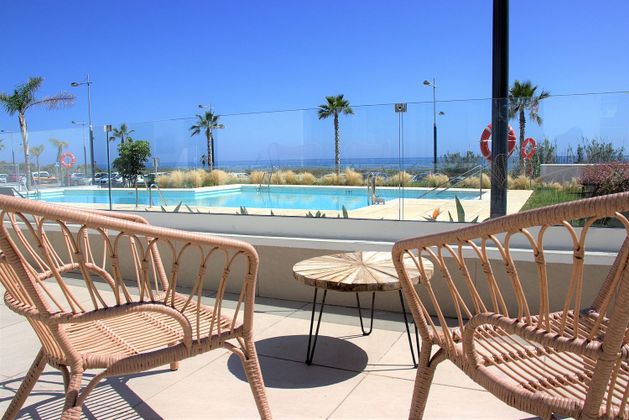 Foto 1 de Pis en lloguer a Laguna Beach de 2 habitacions amb terrassa i piscina