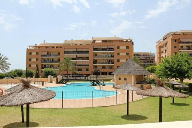 Foto 1 de Piso en venta en El Pinillo de 3 habitaciones con terraza y piscina