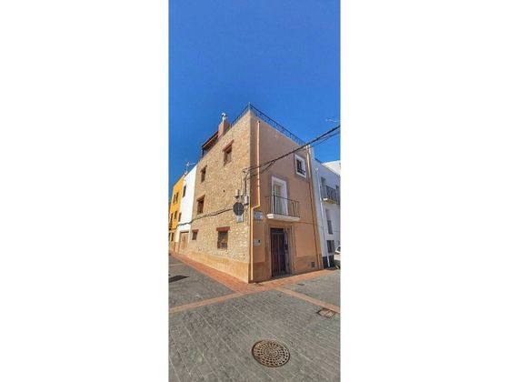 Foto 2 de Casa rural en venta en calle Gna Teresa Mira de 3 habitaciones con terraza